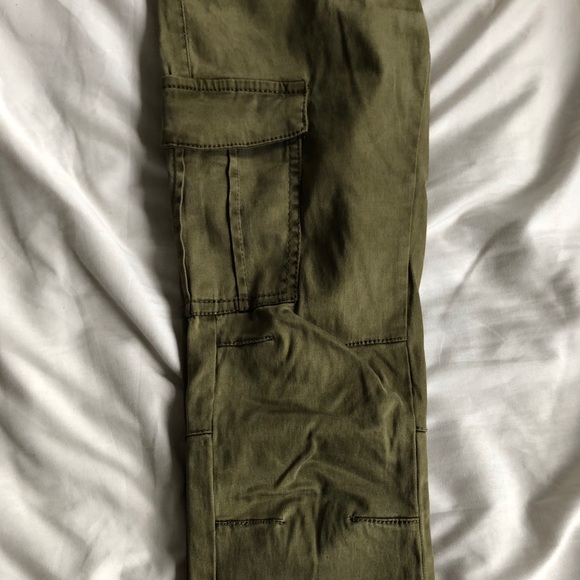 ✨SOLD✨ Cargo Skinny Pants - Picture 6 of 8